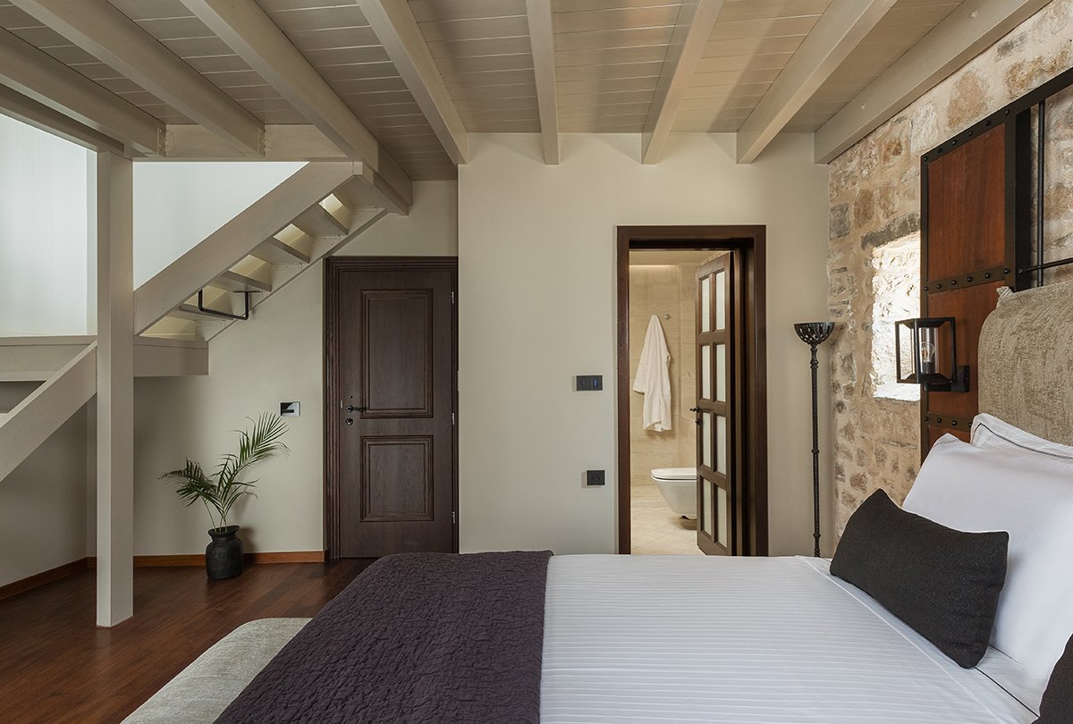 Deluxe Loft με μπανιέρα & τζάκι